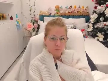 prettyblackeyes on Chaturbate