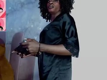 puca_eboony on Chaturbate