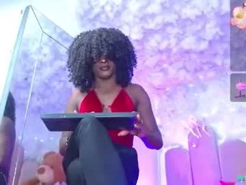 puca_eboony on Chaturbate