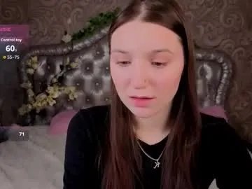 raven_crowe — GOAL: hi Raven [5 tokens remaining] Welcome to my room! I'm Raven, it's my first stream! Let's have some fun? #new #shy #teen #18 #lovense