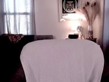 raven_feathers on Chaturbate