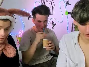 rico_steel — GOAL: cumshow in public [7691 tokens remaining] Welcome to my room! #feet #pvt #18 #ticket #muscles