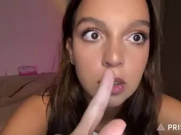 roshelle_xxx on Chaturbate