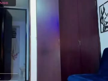 roxanasmiith on Chaturbate