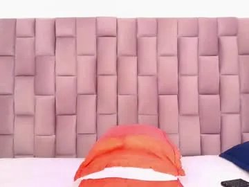 roxannehott on Chaturbate