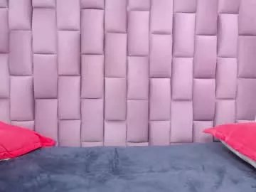 roxannehott on Chaturbate