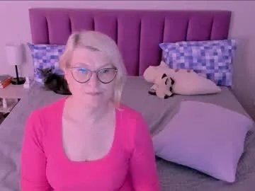 sabrinamacmarren on Chaturbate