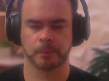 sanders_white on Chaturbate