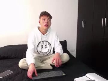 santii_rose on Chaturbate