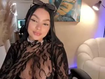 sarawinstone_ on Chaturbate