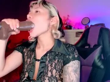 scarlet_gold on Chaturbate