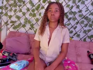 sexybrunnetem on Chaturbate