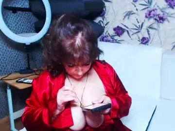 slutishmami on Chaturbate