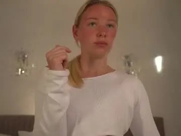 snow_is_falling on Chaturbate