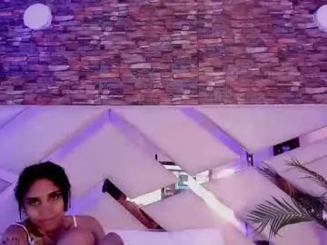 sophiaa_paris on Chaturbate