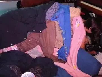 str8whiteboy21 on Chaturbate