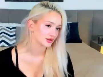 sugarwhisper on Chaturbate