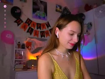 sweet__kitty__11 on Chaturbate