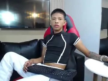 tessachains on Chaturbate