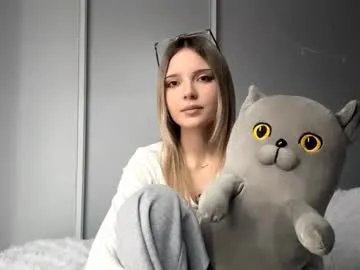 tessiebe — Goal: Say hi /  My name is Sofia, new experience to me, hope it turns out well. #blonde #young #18 #new #shy [10 tokens remaining]