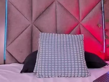 Freechat tiffvalentinee_ on Chaturbate