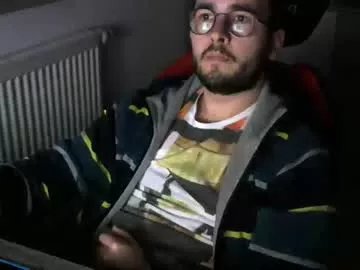 Freechat tomin3m on Chaturbate