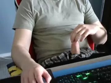 Freechat tomin3m on Chaturbate