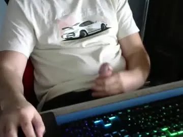 Freechat tomin3m on Chaturbate