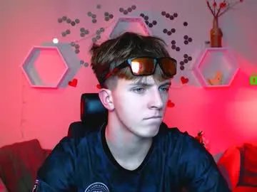 travis_wolf_ on Chaturbate