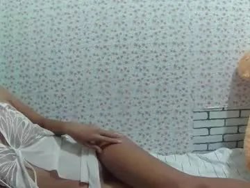 Freechat urmorenasexygirl4u on Chaturbate