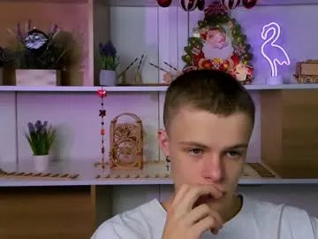 veldi_to on Chaturbate