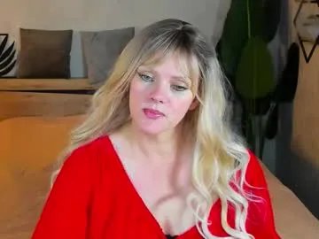 victoria_nelson — GOAL: Lick your finger [15 tokens remaining] Welcome to my room! #new #milf #mature #bigboobs #bigass