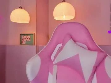 violeth_hill on Chaturbate