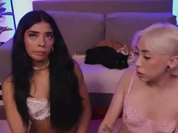 violettgrey_ on Chaturbate