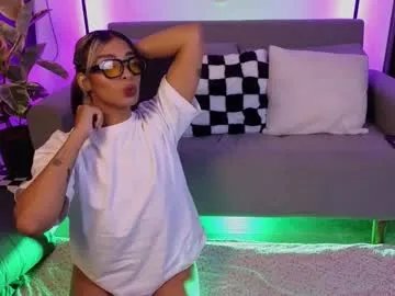 violettgrey_ on Chaturbate