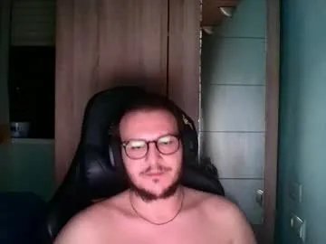 younromki on Chaturbate