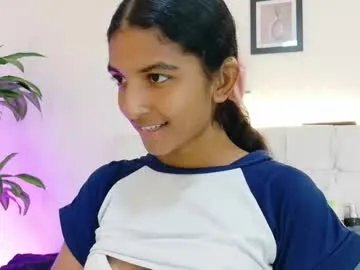 yuliethpetite on Chaturbate