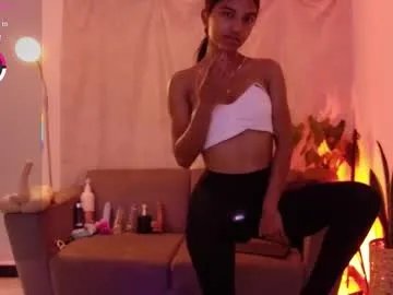 yuliethpetite on Chaturbate