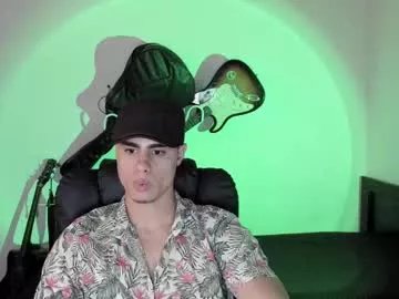 zenhzu on Chaturbate