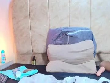 zoe_curvy — twerkin in you face #anal #bigass #curvy #glasses #bbw