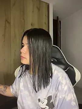 2Angela_ on StripChat