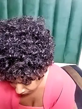 2Sweetysmile — Freechat on StripChat