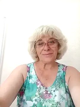 52MiaLove02 on StripChat