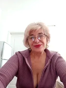 52MiaLove02 on StripChat