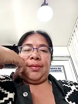 __valentina18 on StripChat