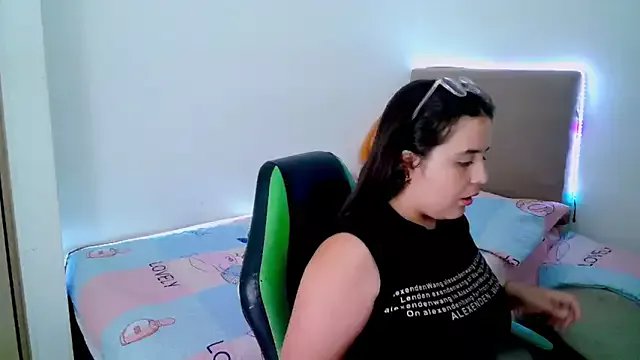 _alicia_z on StripChat