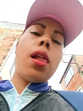 _andrea30 on StripChat