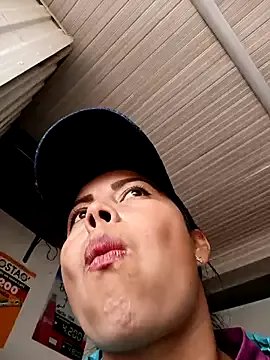 _andrea30 on StripChat