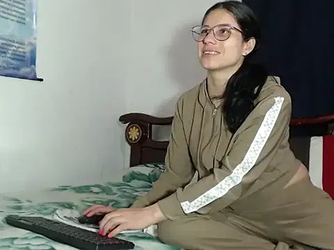 Freechat _Bombom__ on StripChat