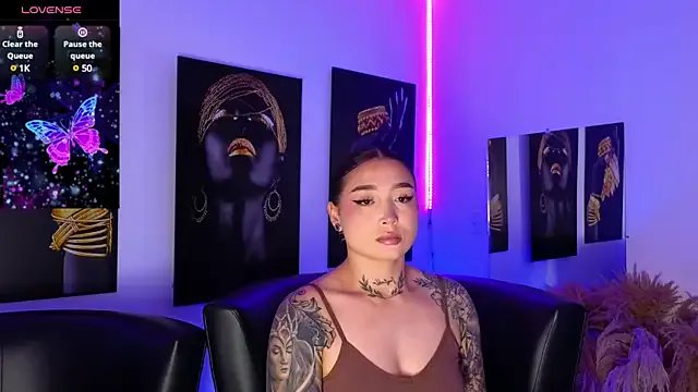 _brenna_hanson on StripChat